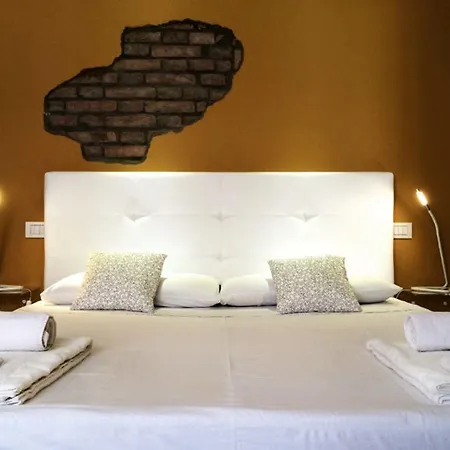 Forum Guest House Free Private Parking Vakantiehuis Parma