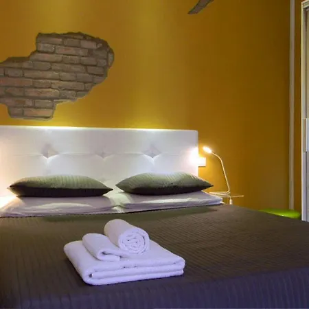 Forum Guest House Free Private Parking Vakantiehuis Parma